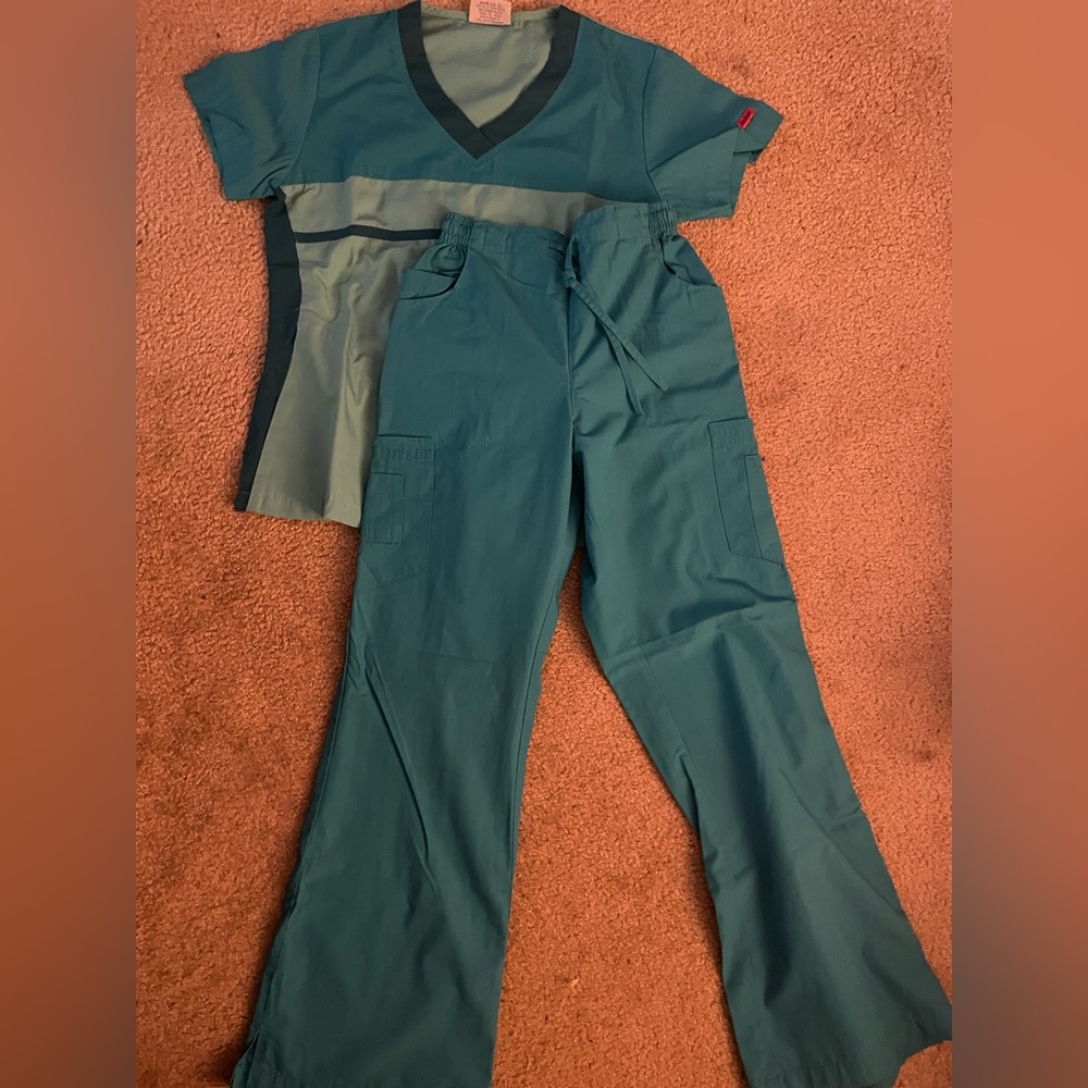 Reina Scrubs Size Small